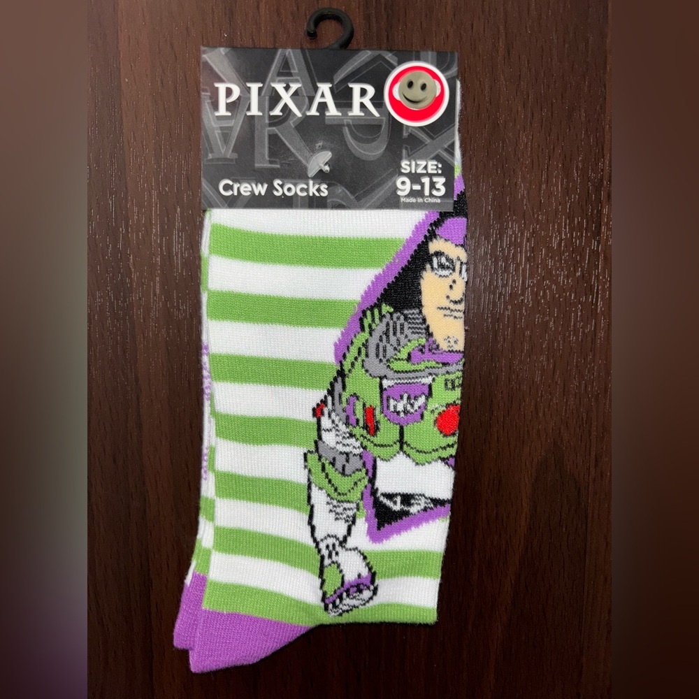 PIXAR TOY STORY BUZZ LIGHTYEAR NOVELTY CREW SOCKS NWT MEN’S SHOE SIZE 9-13